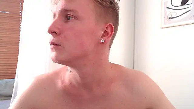AlexxSweet webcam