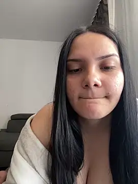 Selena_y webcam