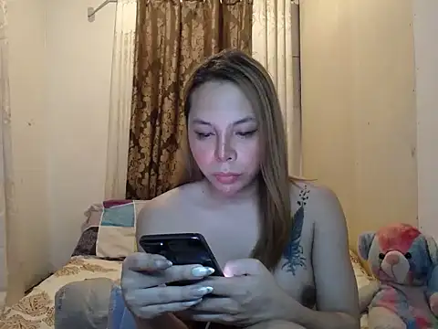 TIKOLGIRL webcam
