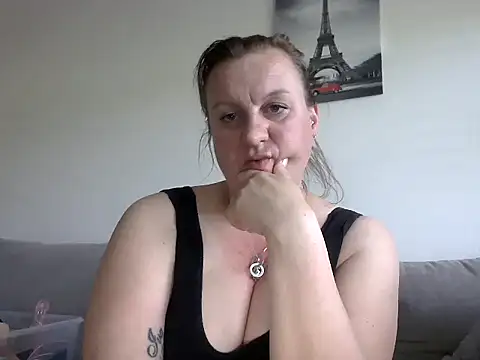 HotPussy785 webcam