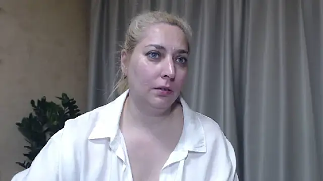 sweetpussy13 webcam