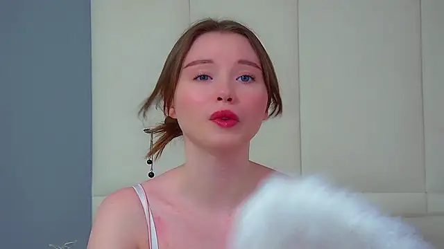 KeiraAsti webcam