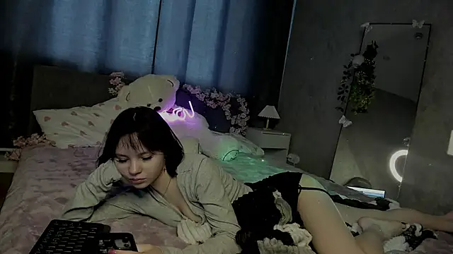 Loly_Cuttie webcam