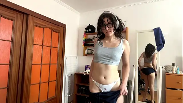 PillowPeachX webcam
