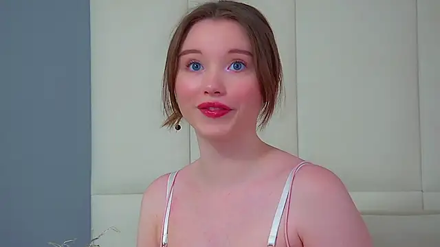 KeiraAsti webcam