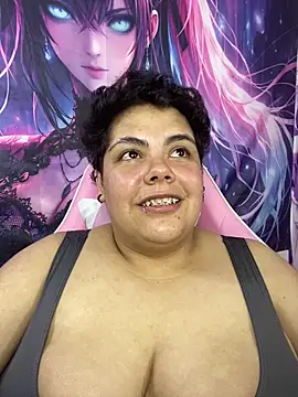 Hailey_Curvy webcam