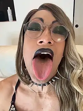 Modelo: Lia_Jones77