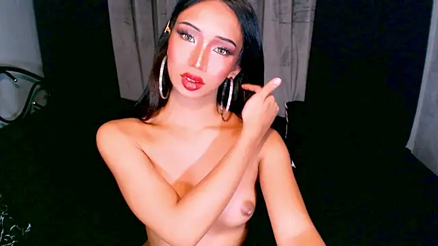 xUrGoddess_islaCumsAlotx webcam