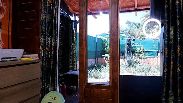 LittleMe97 webcam