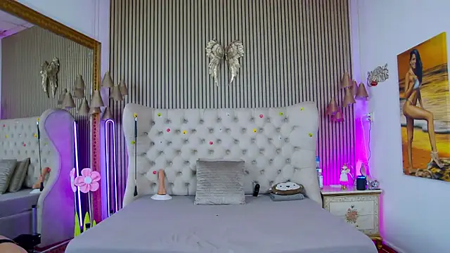 PlayfulShow webcam