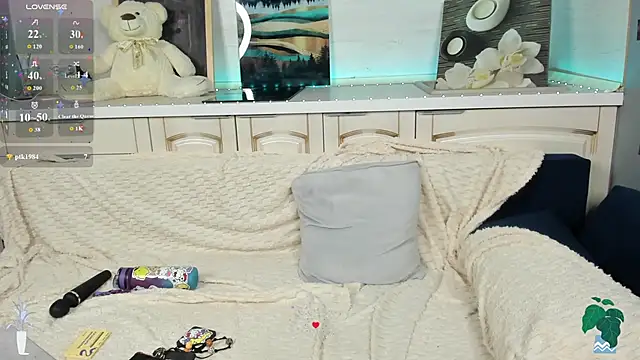 Mary_Xextra webcam