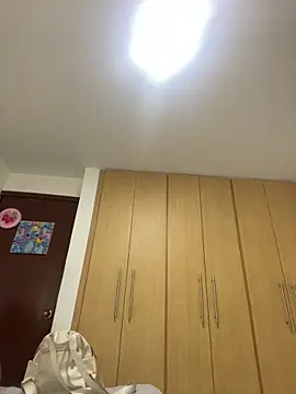 Mia_Kiss27 webcam