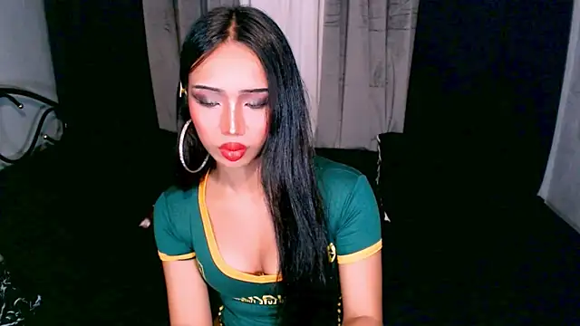 xUrGoddess_islaCumsAlotx webcam