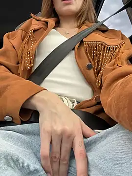 -AngelAri-