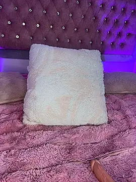 MylaDreams webcam