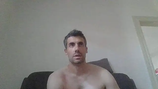 JulioIsHere4you webcam