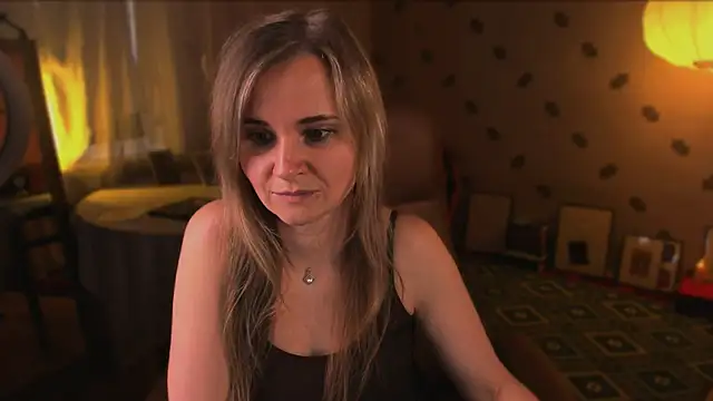 MiaSparkes webcam