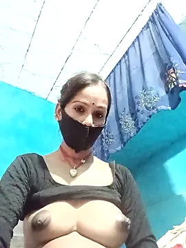 Nandani-758 webcam