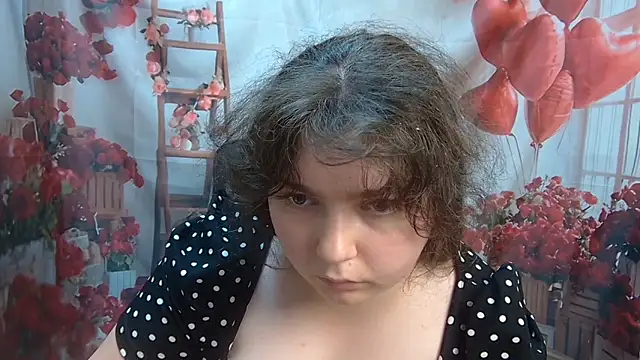 NeonilaLisova webcam