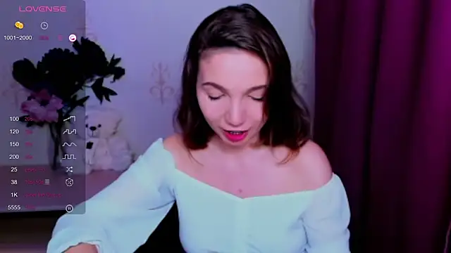 KindHazelHere_ webcam