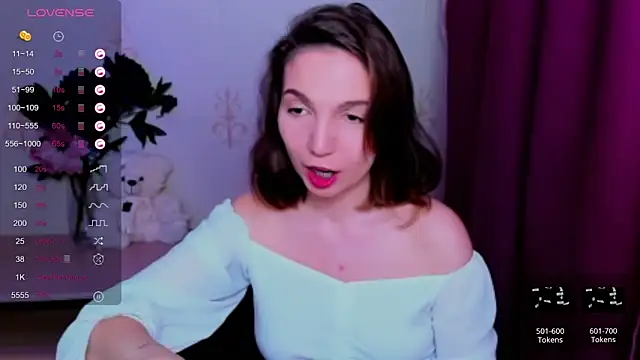 KindHazelHere_ webcam