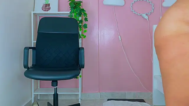 SeleneGibson__ webcam