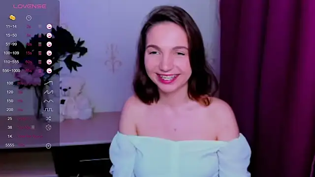 KindHazelHere_ webcam