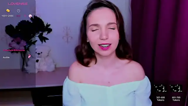 KindHazelHere_ webcam