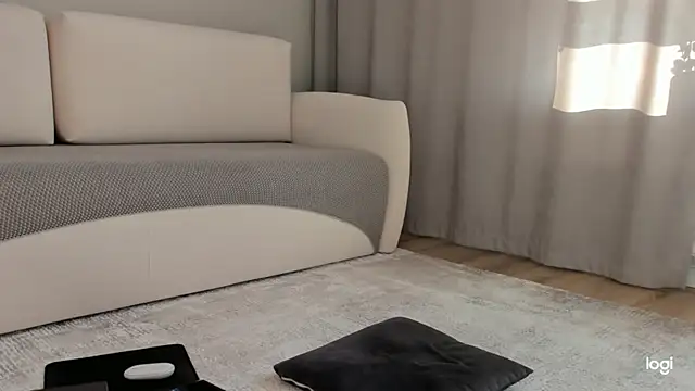 AmelinaLove webcam