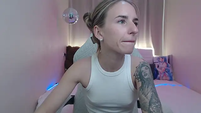 DeboraHorny webcam