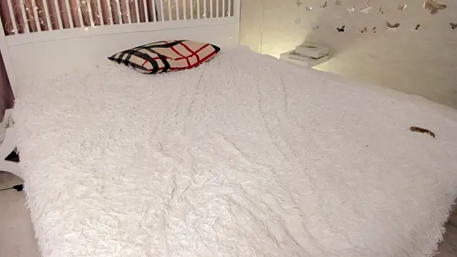 AminaRuthers webcam