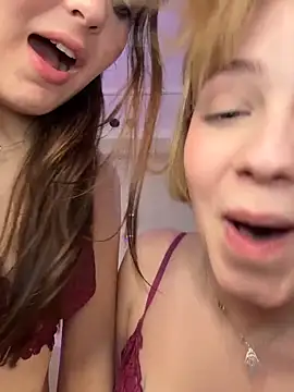 TwixGirlsX webcam