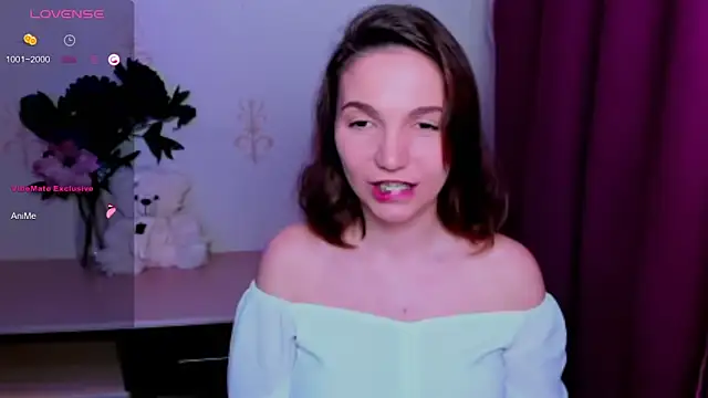 KindHazelHere_ webcam