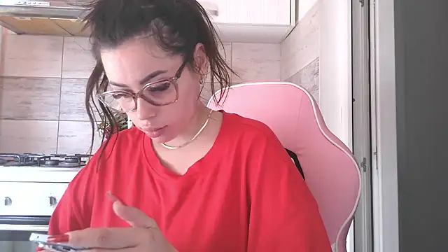 LovelyJulliette webcam