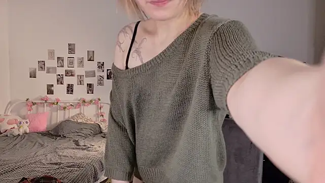 KikiMoor webcam