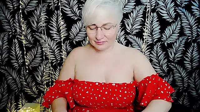 Olivia_playful webcam