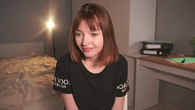 Leyla_crsh webcam