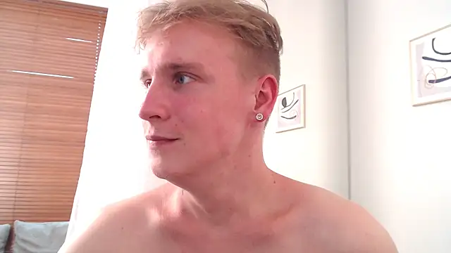 AlexxSweet webcam