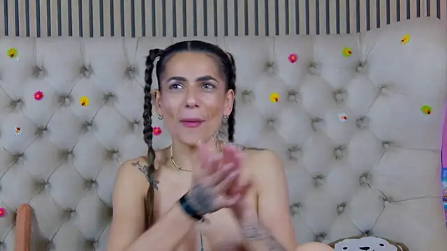 PlayfulShow webcam