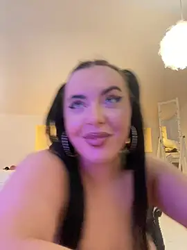 KeiraDark webcam