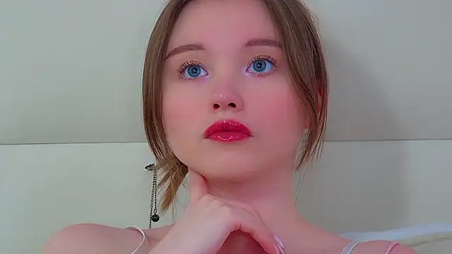 KeiraAsti webcam