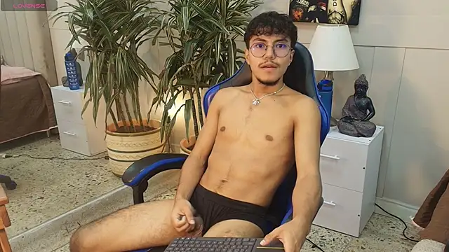 kai_storn - Kai_storn's free webcam - UK Sex Cams