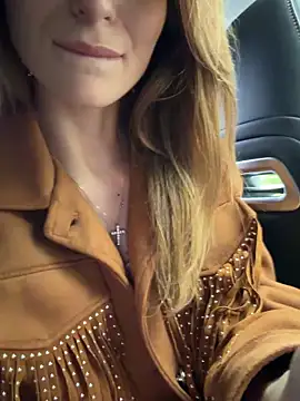 -AngelAri-