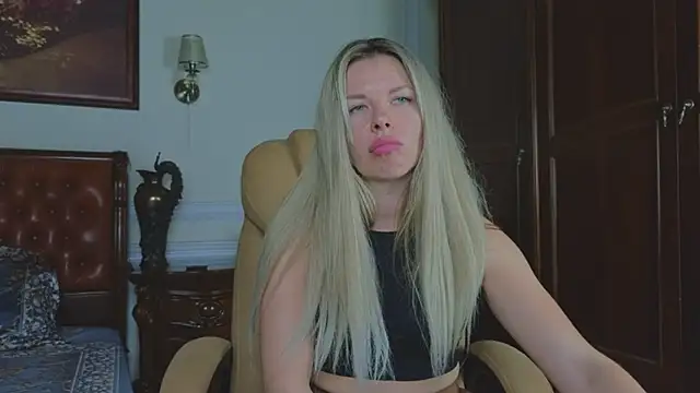 Real_Tini webcam