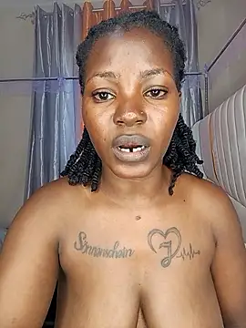 TrishaKalid webcam