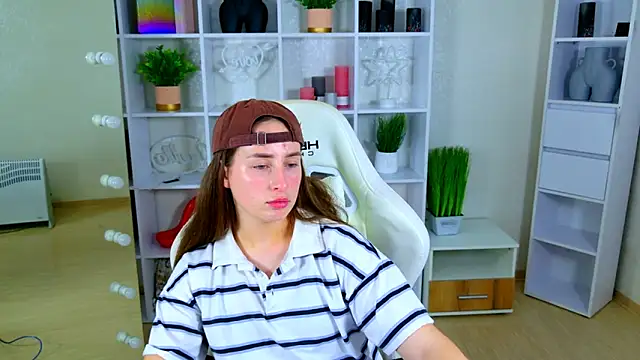 NadinnL webcam