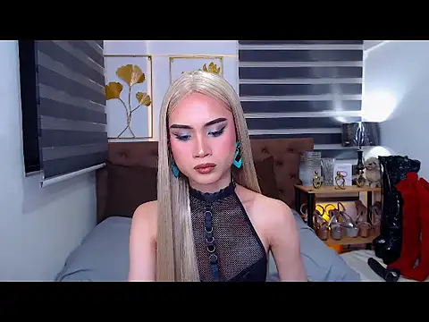 JuicyCockThea webcam
