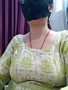 Aishwaryaa_69 webcam