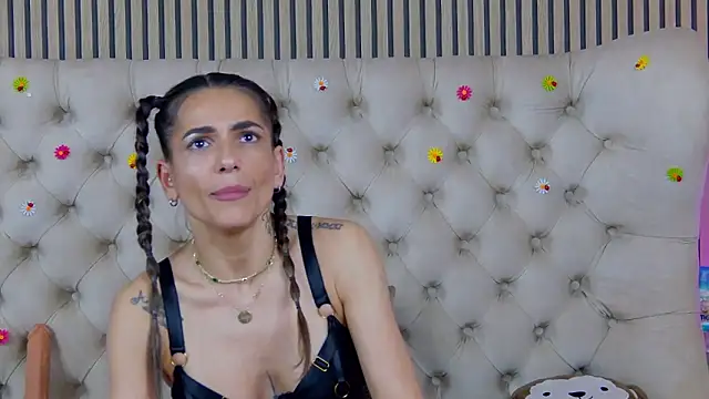 PlayfulShow webcam