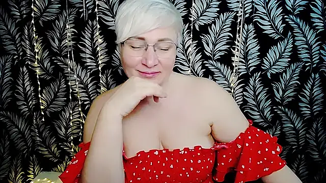 Olivia_playful webcam